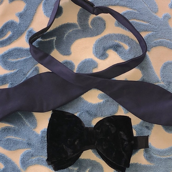 Classic Bow Tie - Picture 2 of 6